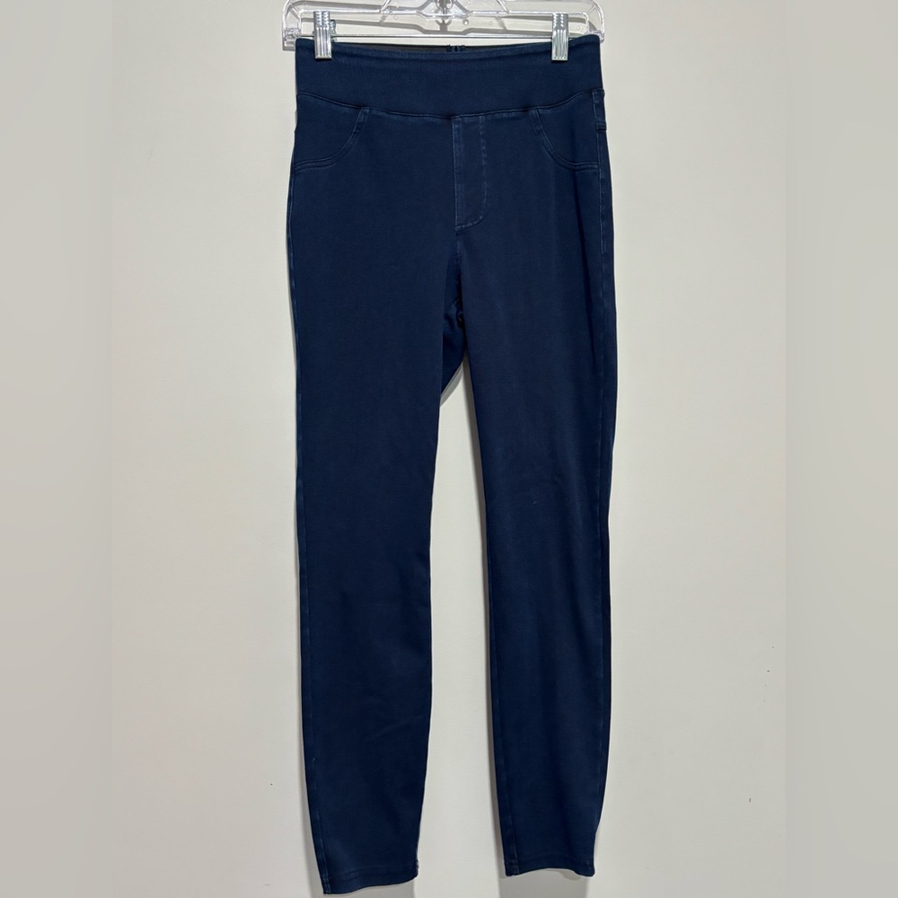 HALARA demim stretch leggings.